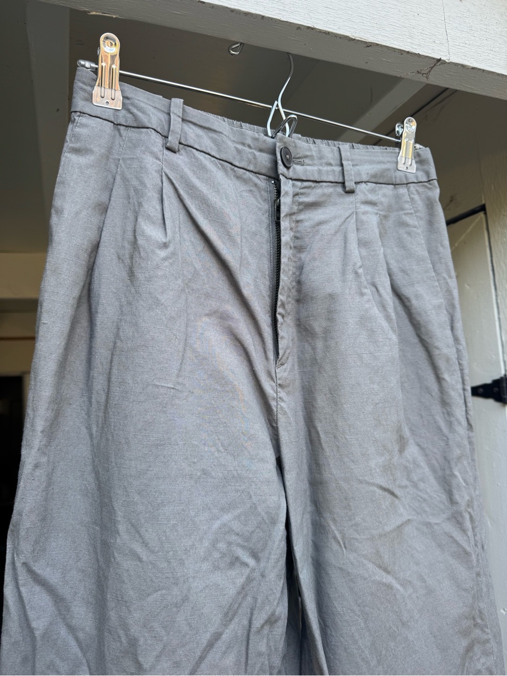 Uniqlo Women's Gray Pleated Front Trousers